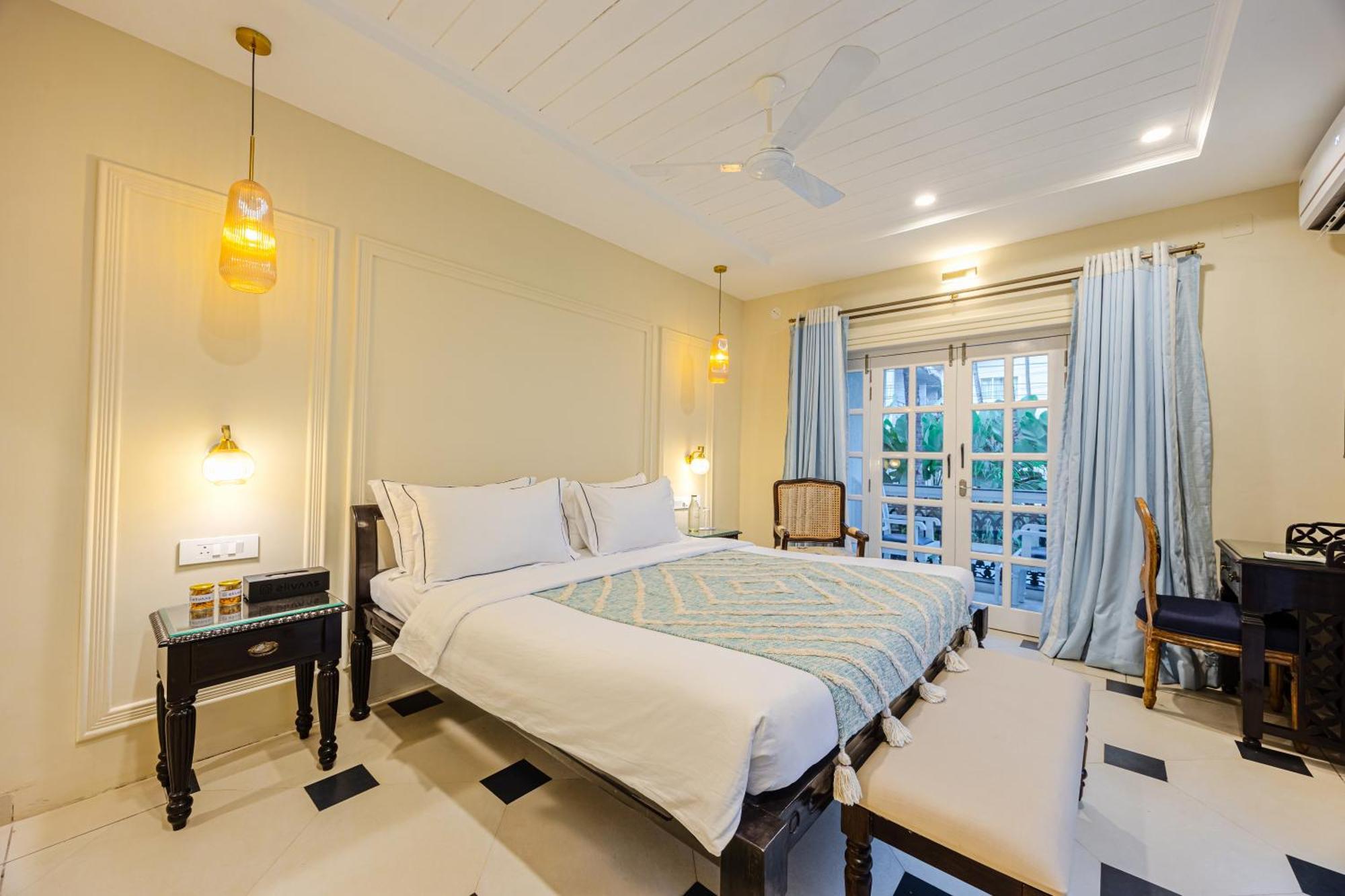 Elivaas 4 Bhk Villa Near Beach With Private Pool & Bar - Casa Boa Vida Candolim Exterior foto