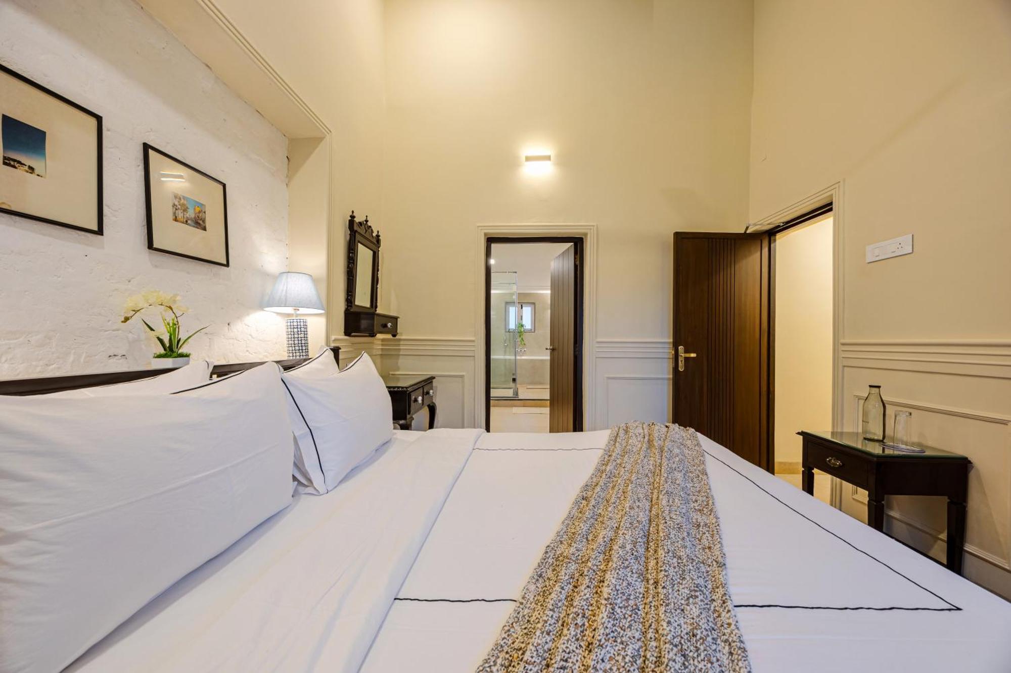 Elivaas 4 Bhk Villa Near Beach With Private Pool & Bar - Casa Boa Vida Candolim Exterior foto