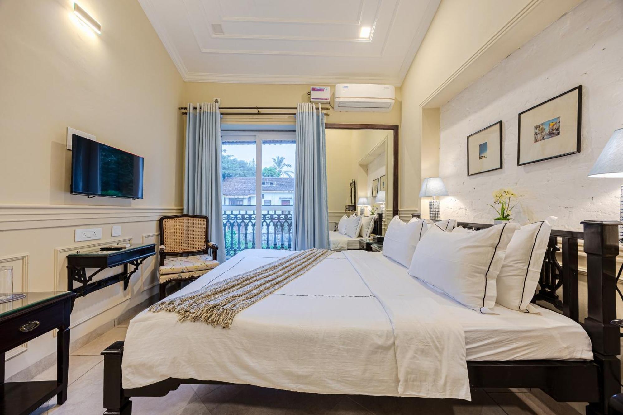 Elivaas 4 Bhk Villa Near Beach With Private Pool & Bar - Casa Boa Vida Candolim Exterior foto